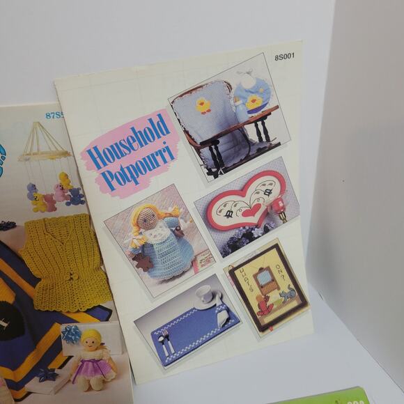 Toys Knick Knacks & Gifts Mixed Lot of Vintage Crochet and Needlecraft Patterns - Picture 5 of 6